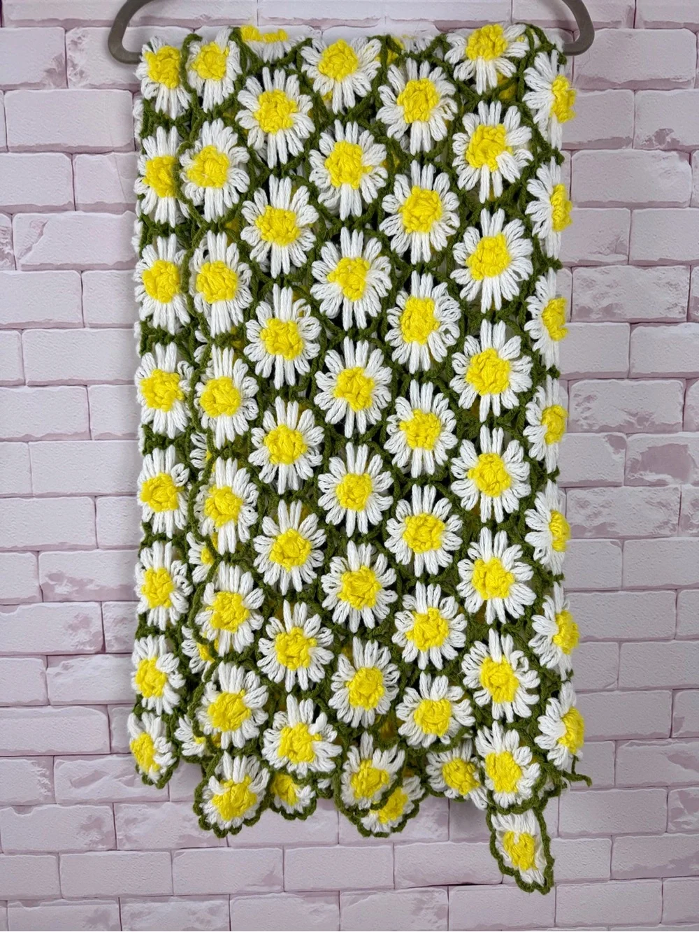 Vintage Handmade White & Yellow Daisy Crochet Throw